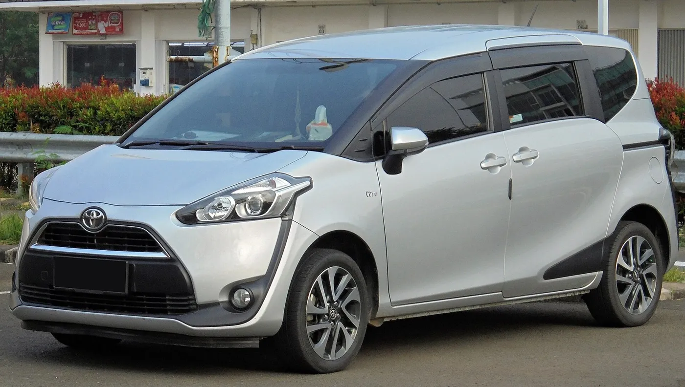 Toyota Sienta второго поколения